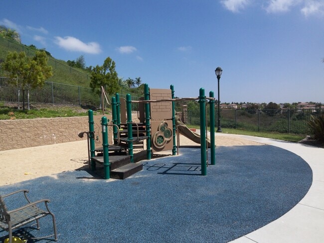 Building Photo - 4089 Peninsula Dr