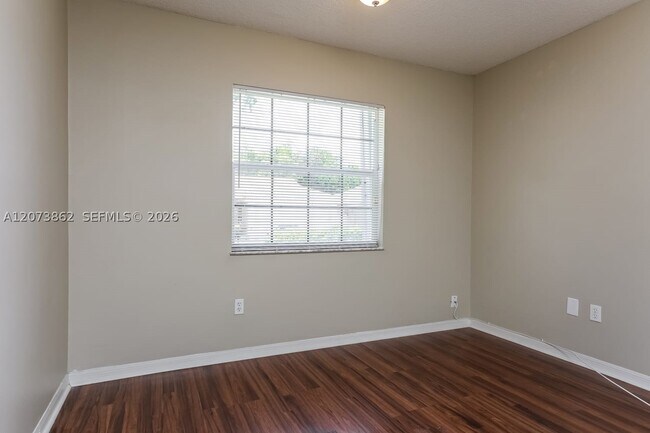 Building Photo - 576 NW 48th Ave