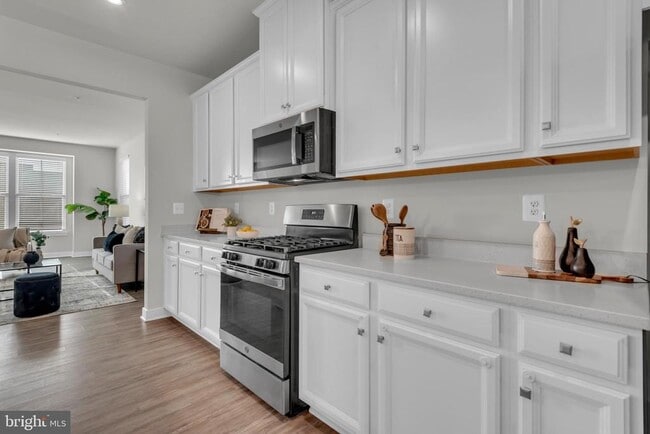 Building Photo - 14910 Townshend Ter Ave