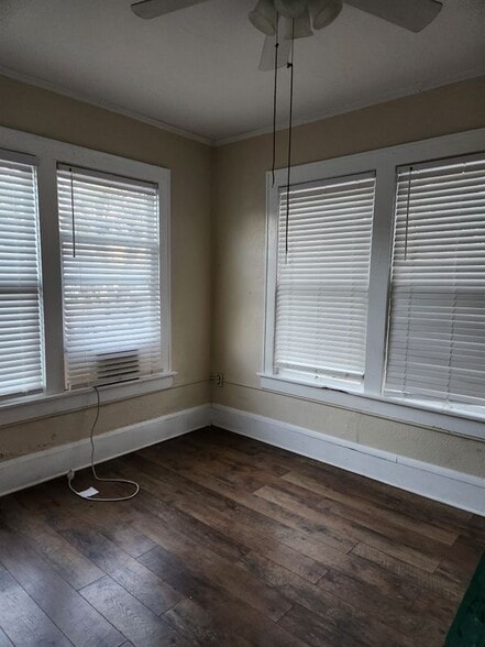 Building Photo - 731 Ave A SW