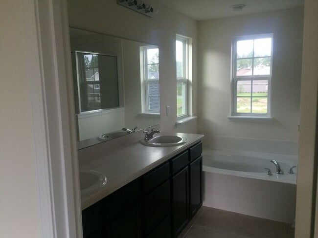 Building Photo - Beautiful Home in Durbin Crossing Open Flo...