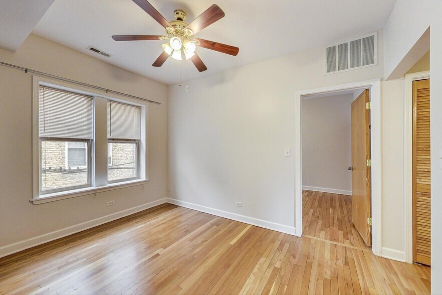 Building Photo - 1346 W Estes Ave