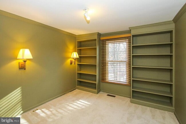 Building Photo - 153 Finale Terrace