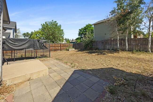 Building Photo - 2 Bed/1 Bath Close to Buckley Space Force