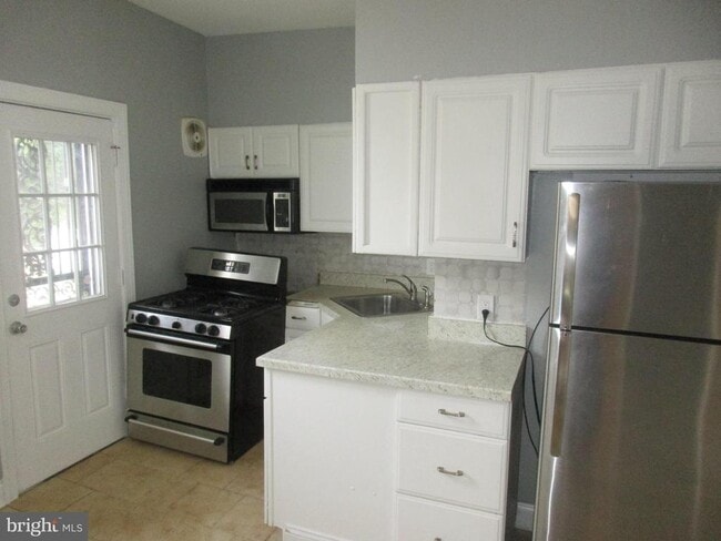 Building Photo - 2805 Oakley Ave