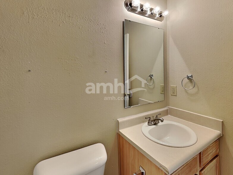 Building Photo - 12440 Rose Haven Dr