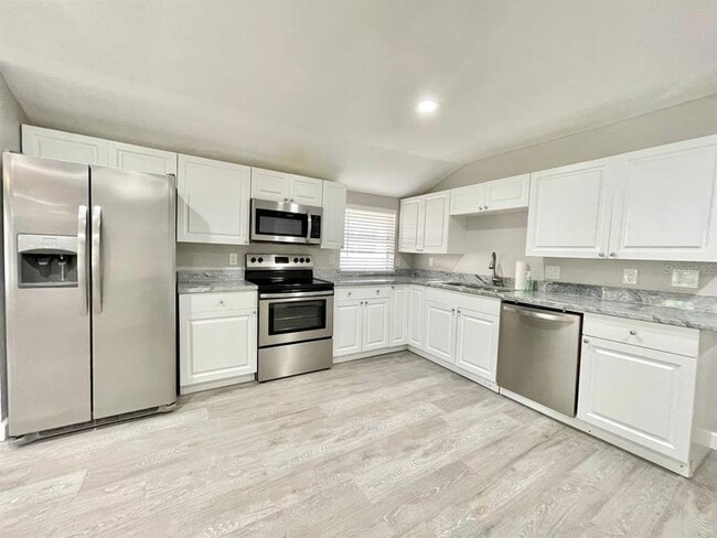 Building Photo - 7108 S Mascotte St