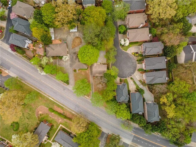 Building Photo - 1387 Church St