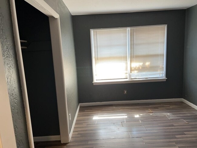 Building Photo - 2811 NW 21st Pl