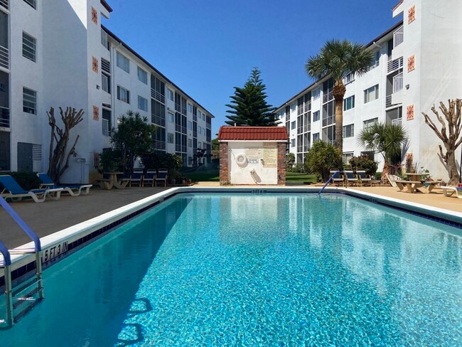 Building Photo - 4500 N Flagler Dr