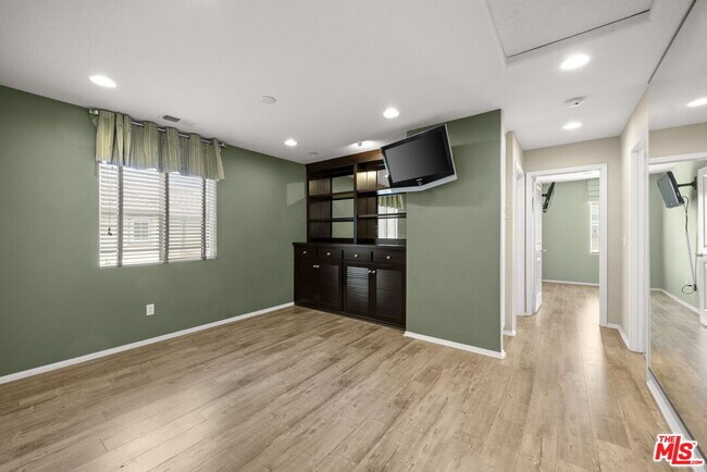 Building Photo - 631 Clearwater Creek Dr