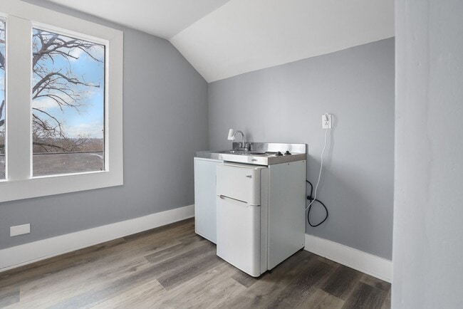 Building Photo - 1910 Shelby Ave