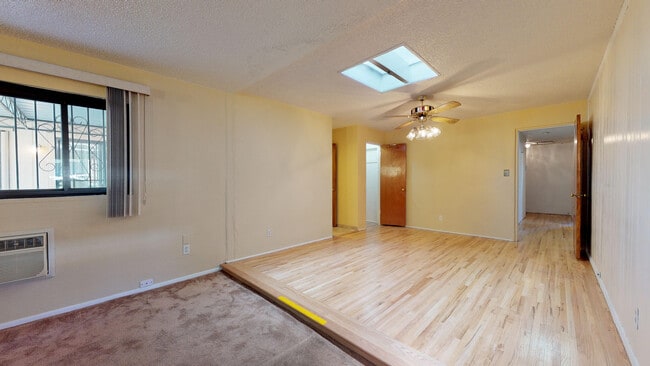 Building Photo - UPTOWN 3/BD 2/BA 1/CP WORKSHOP