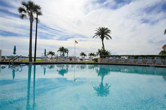 Building Photo - 845 S Gulfview Blvd