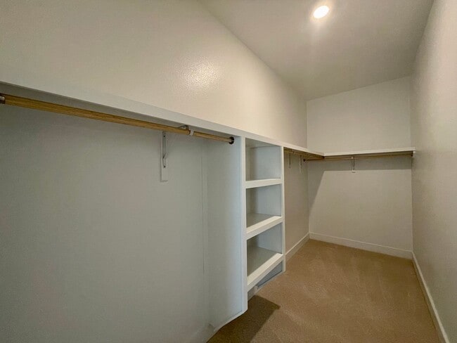 Building Photo - Brand new in Dawson Bluff and move in ready!