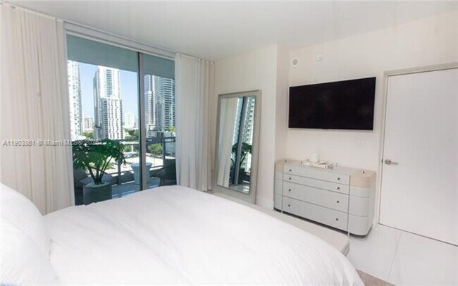 Building Photo - 92 SW 3rd St