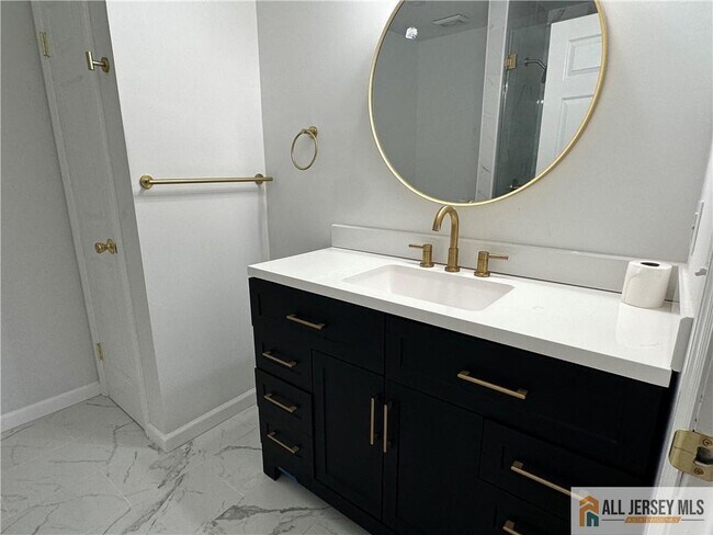 Building Photo - 352 Bowler Ct