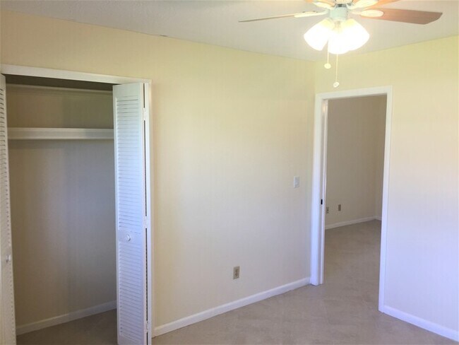 Building Photo - Cape Coral Gulf Access Pool Home