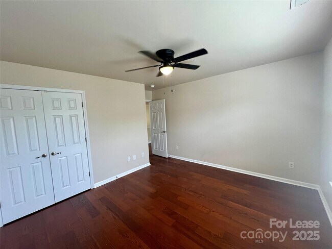 Building Photo - 7001 Mountain Top Ct