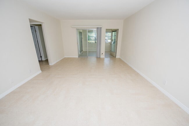 Building Photo - 125 W Hidden Valley Blvd