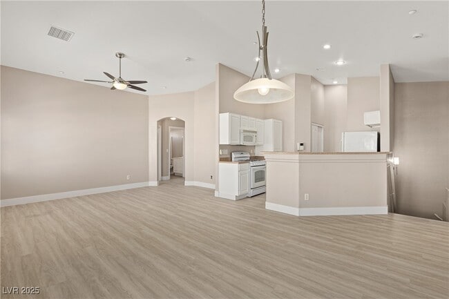 Primary Photo - 2088 Overton Beach St