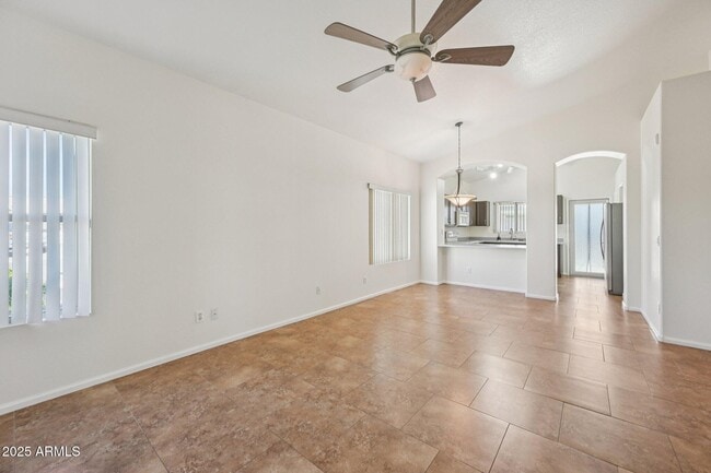 Building Photo - 15649 W Magnolia St