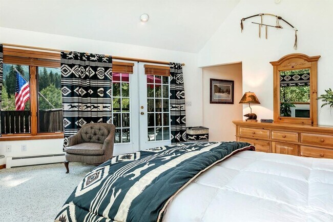 Building Photo - Classic Vail Retreat with 2 Kitchens, Loft Office, and 2-Car Garage