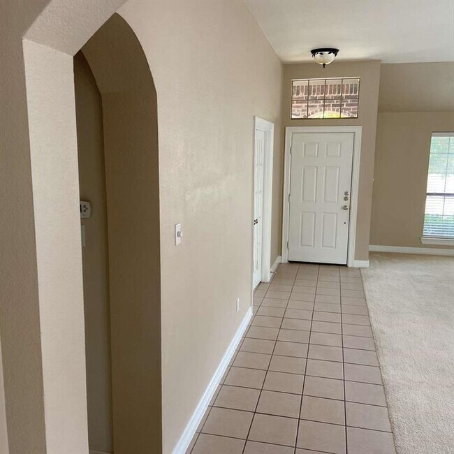 Building Photo - 2912 Preston Ln