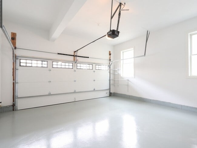 Building Photo - 431 Neponset St