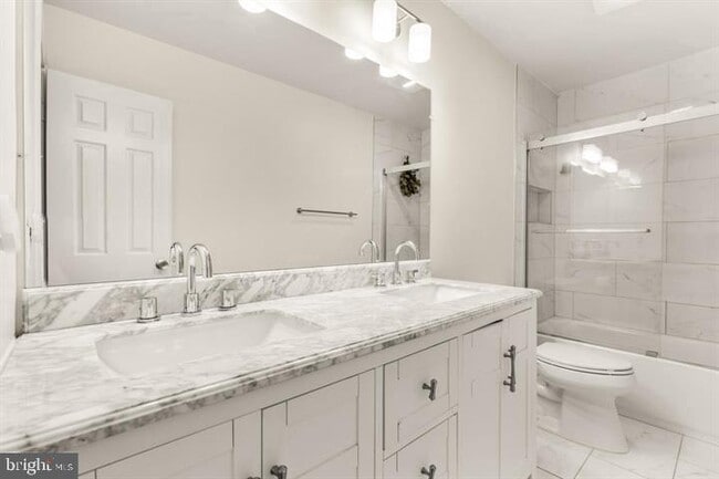 Building Photo - 10855 Lockwood Dr