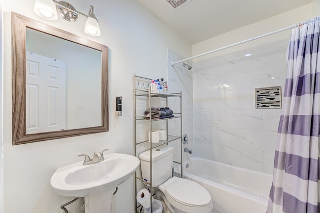 Building Photo - 2720 Truxillo St