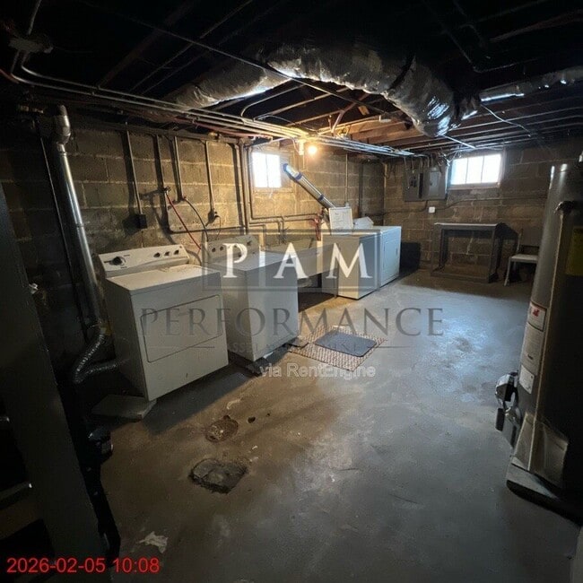 Building Photo - 1909 Thurston Ave