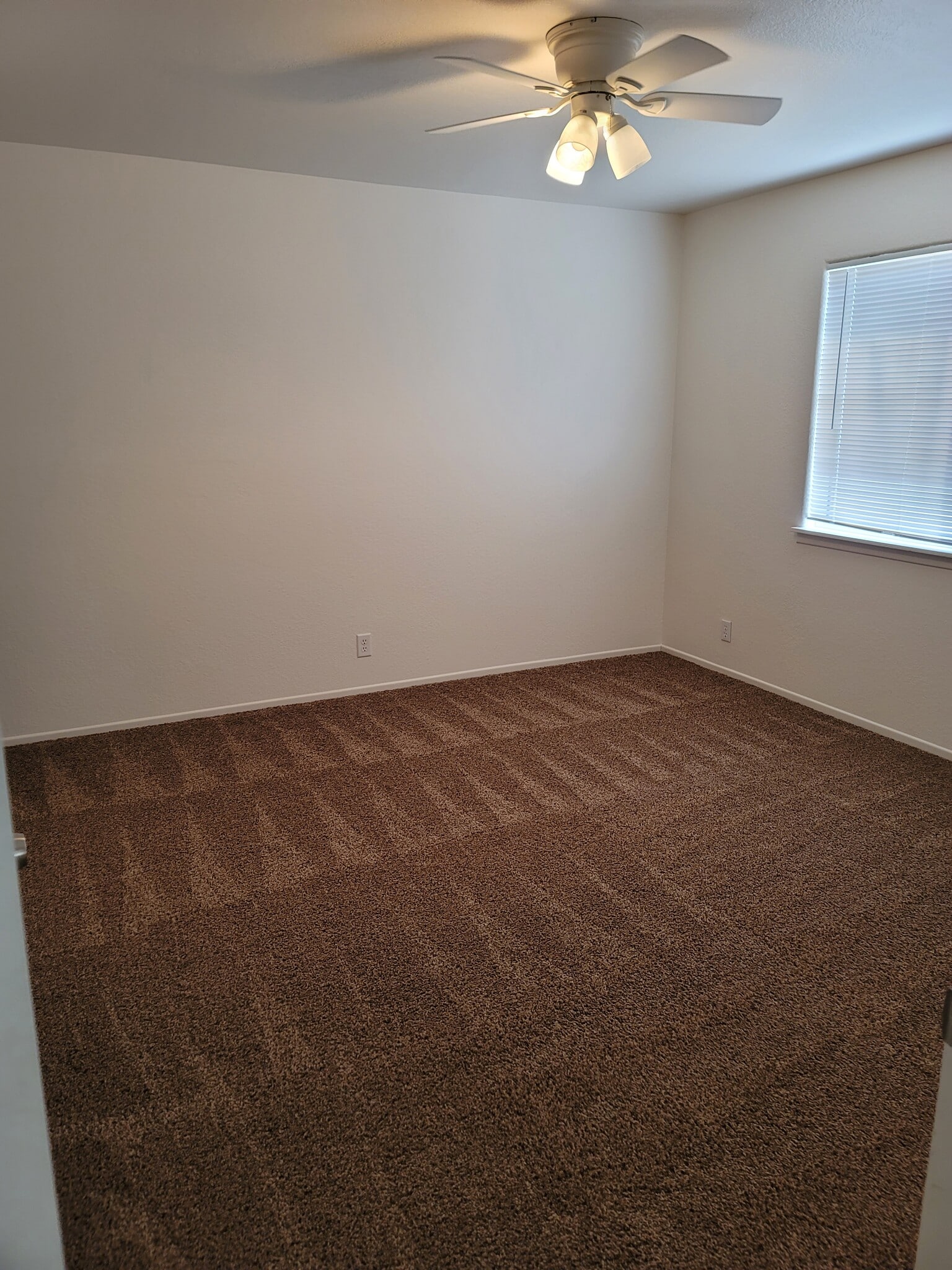 Building Photo - 9230 Karen Ave