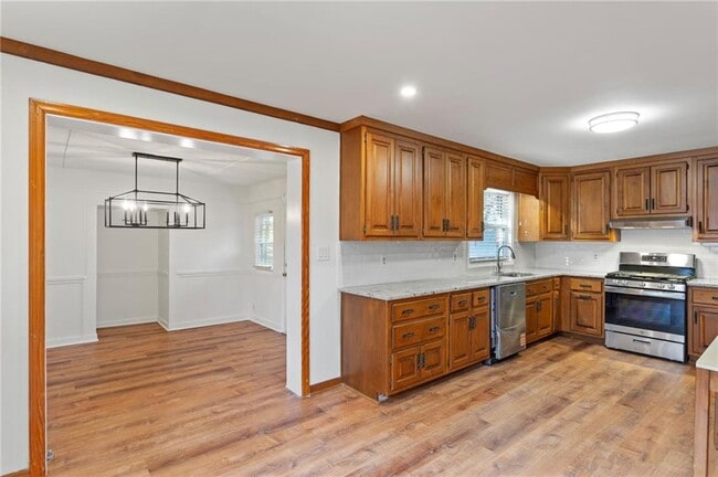 Building Photo - 798 Bank St SE