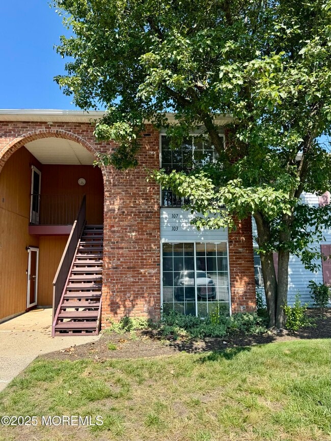 Primary Photo - 103 Frontier Way