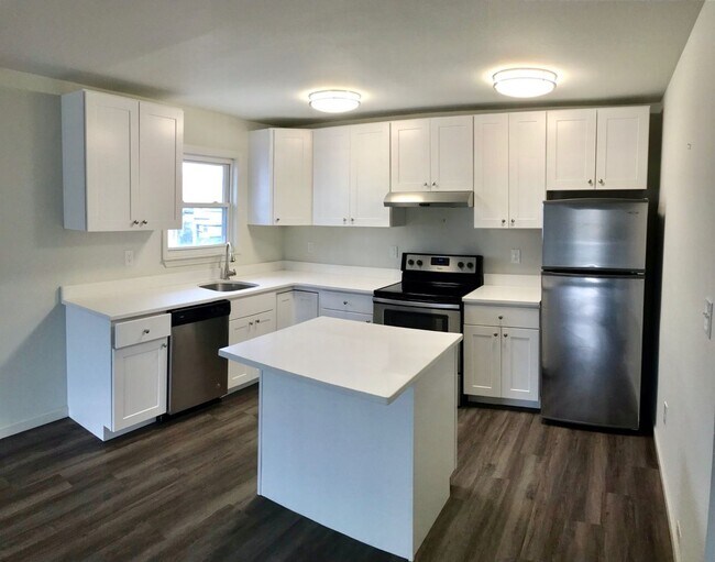 Interior Photo - 319 7th Ave