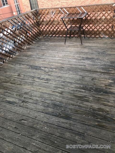 Building Photo - 39 Beacon St