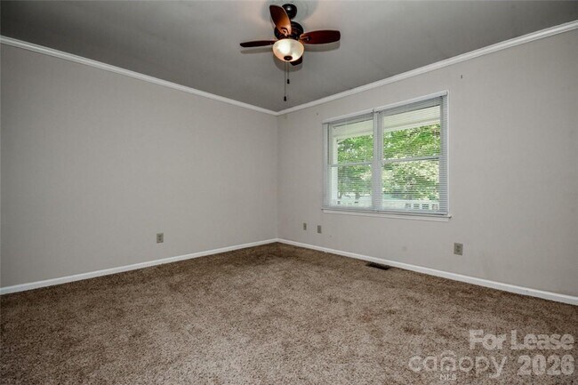 Building Photo - 7730 Deer Track Dr