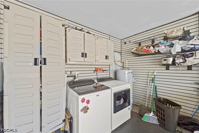 Building Photo - 311 SW 19th Ln