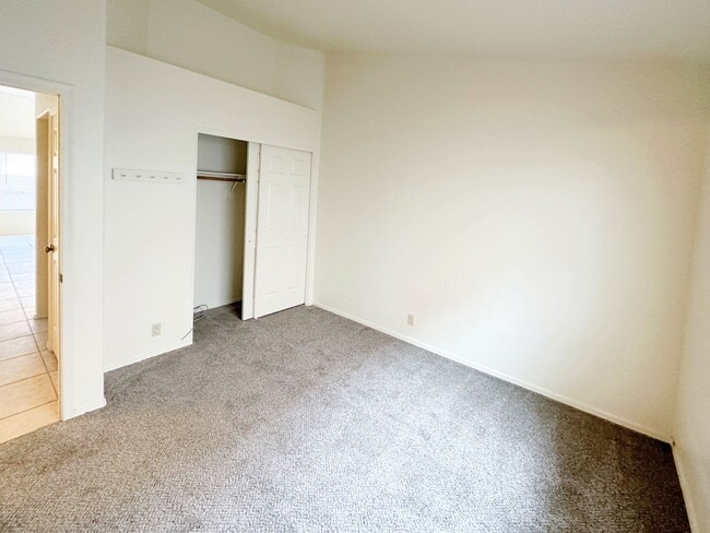 Building Photo - Spacious 3 Bed, 2 Bath Home in Peoria - Your Perfect Home Awaits!