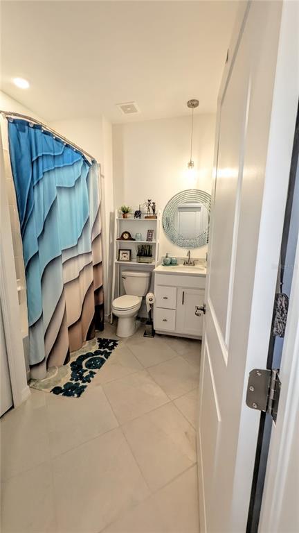 Building Photo - 5639 N Honore Ave