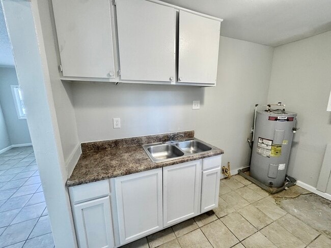 Building Photo - 1623 Harville St