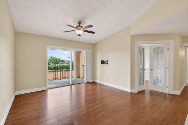 Building Photo - 157 Yacht Club Way