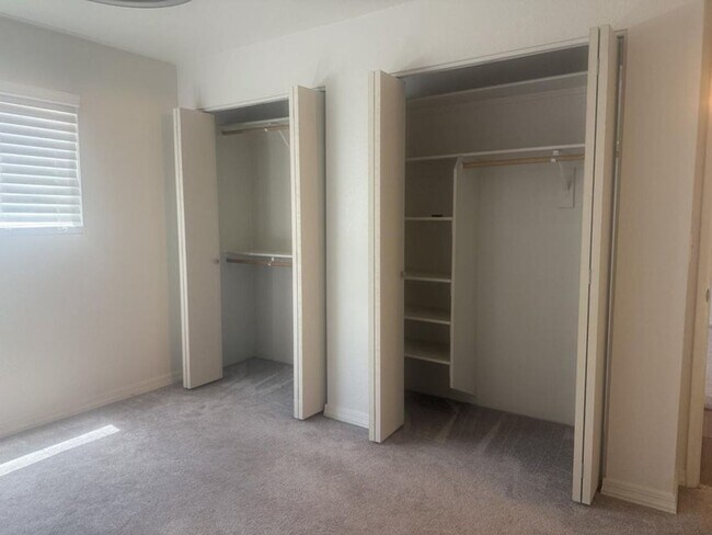 Building Photo - 2-bedroom condo at Stapley and University! MOVE IN SPECIAL!!