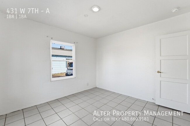 Building Photo - 431 W 7th St