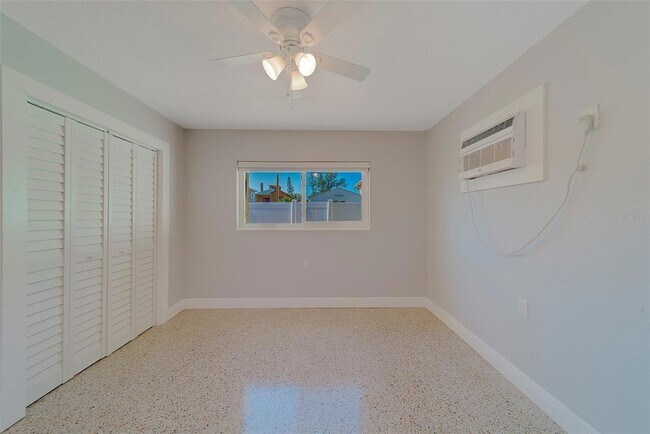 Building Photo - 13248 4th St E