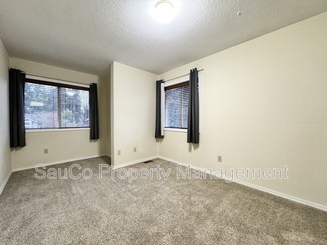 Building Photo - 351 SE 58th Ct