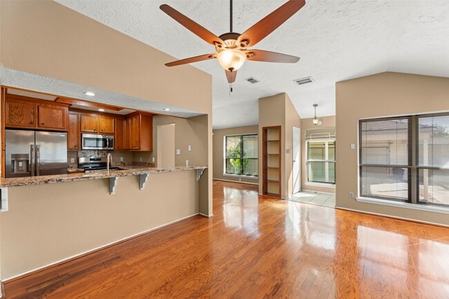 Building Photo - 8307 Autumn Wind Dr