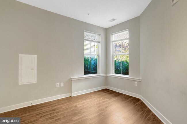 Building Photo - 989 S Buchanan St