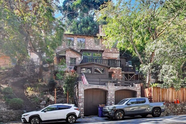 Building Photo - 7361 Claremont Ave